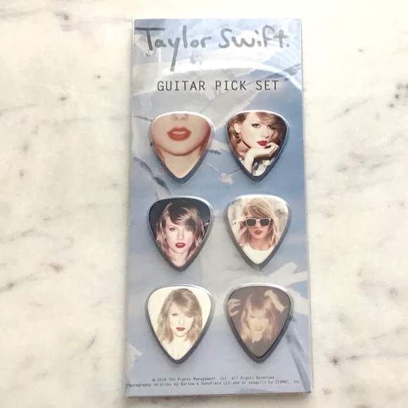 Taylor Swift 1989 NEW Set Of Six Guitar Picks RARE - Picture 3 of 5